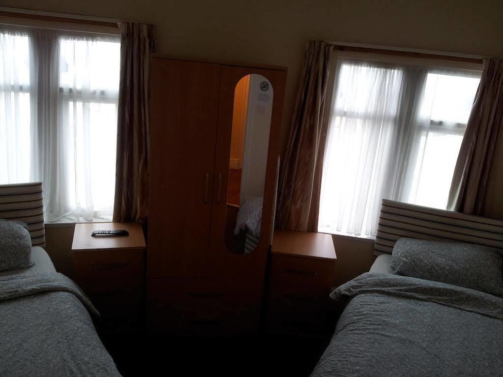 Hotel The Knowsley - Not Open To The Public à Liverpool Extérieur photo